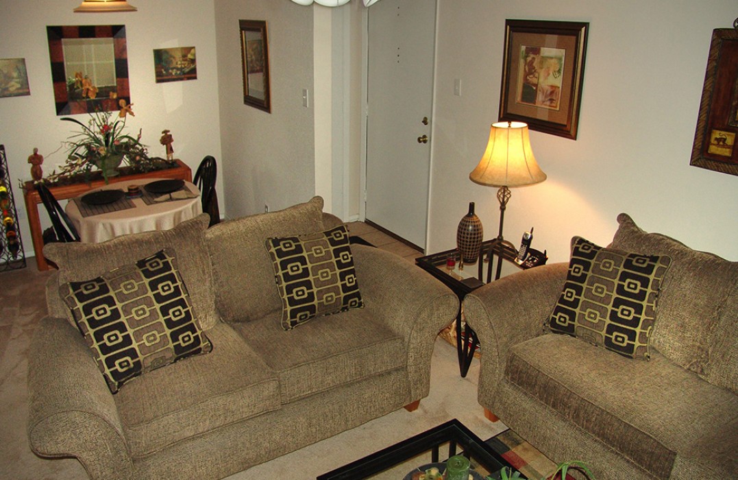 Frenchman's Creek Apartments in Metairie, LA Studio, 1 & 2 Bedroom Apartments For Rent 1st